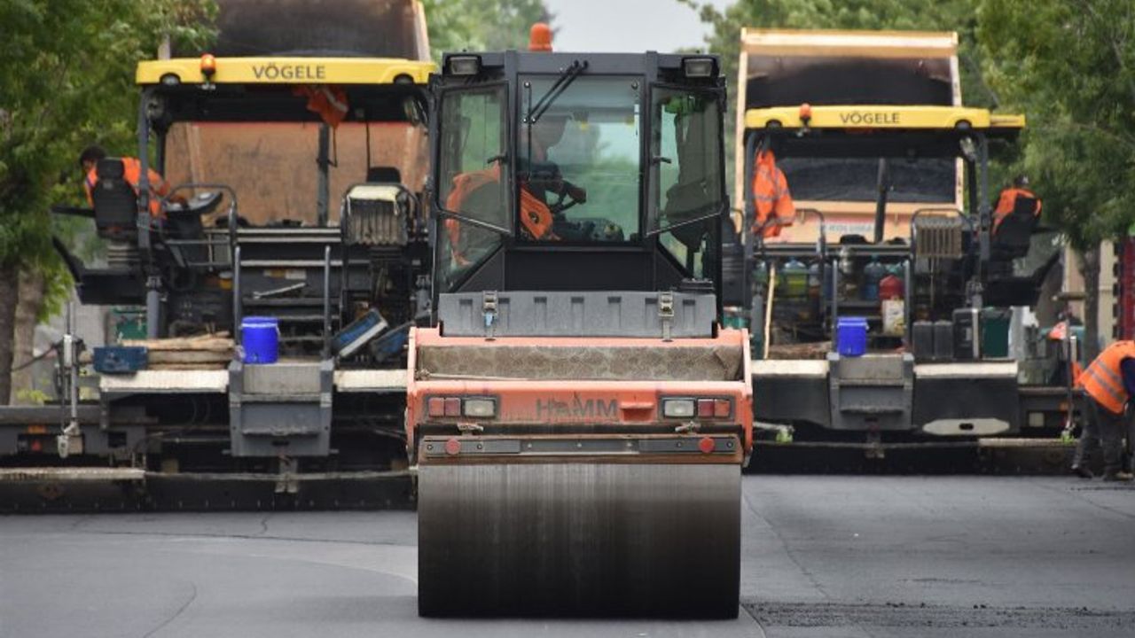 Şehit Birol Koç Caddesi’nin asfaltı yeniliyor