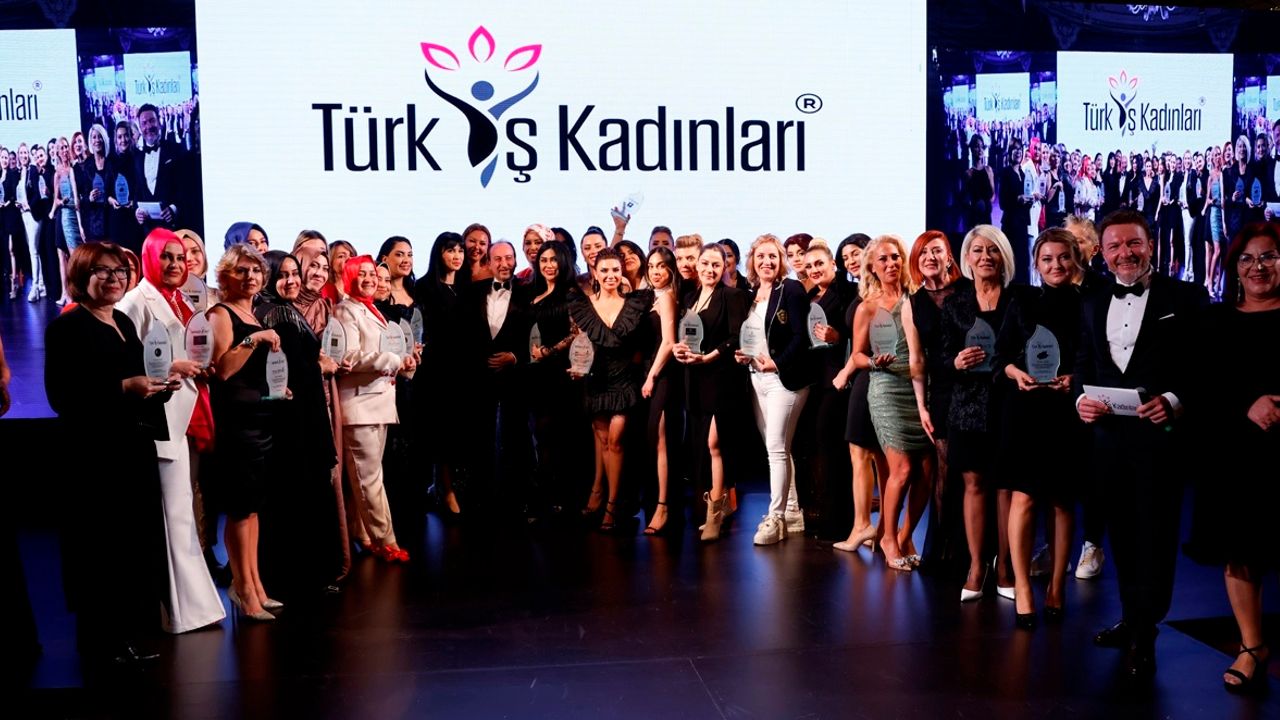 Türk İş Kadınları Plaket Töreninde Buluştu