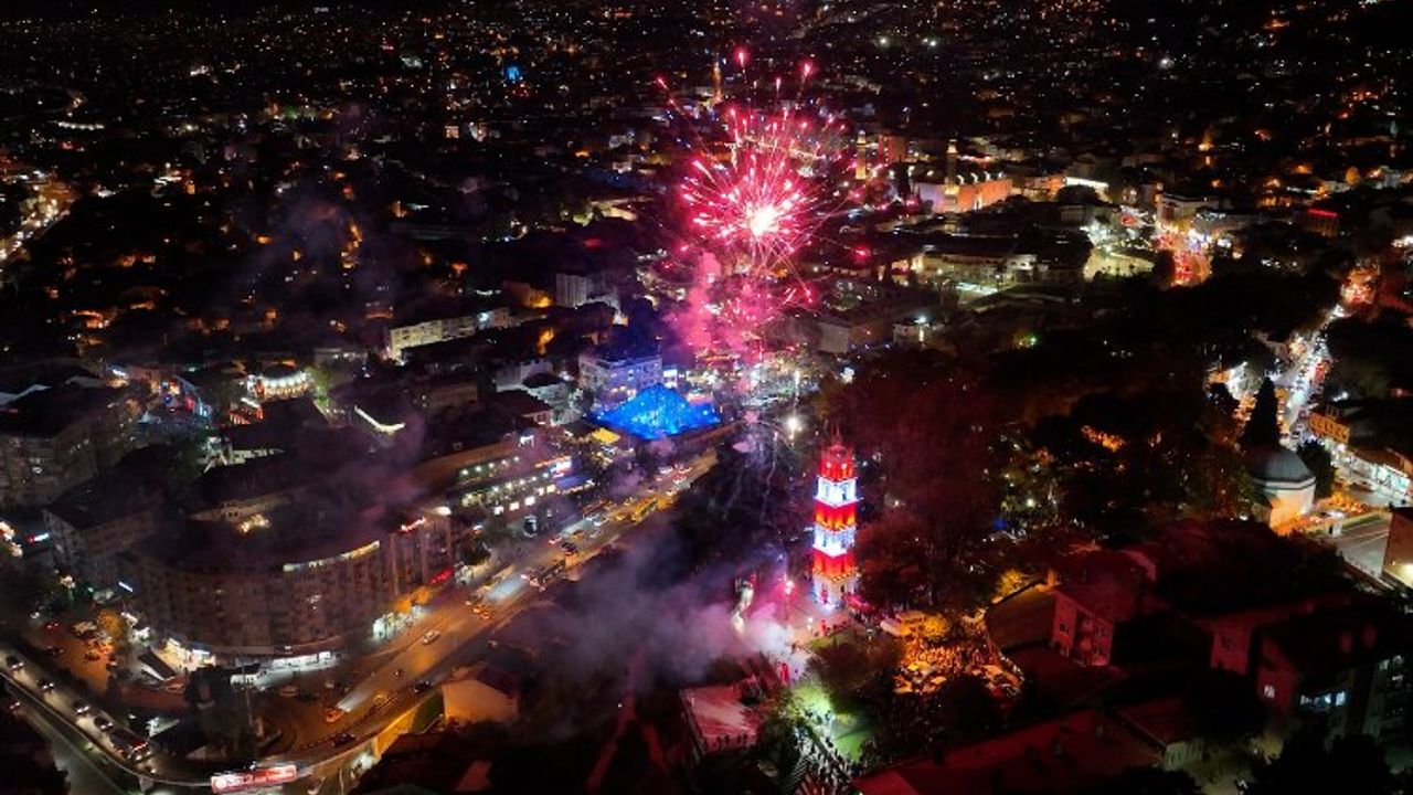 Bursa'da kutlamalara havai fişekli final