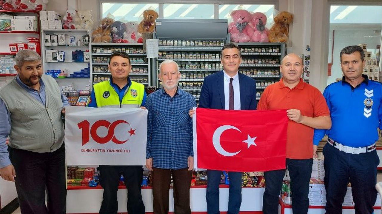 Manisa Şehirlerarası Otobüs Terminali Kırmızı-Beyaza büründü