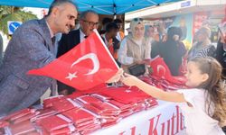 Çayırovalılara protokolden Türk Bayrağı