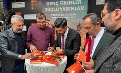 İzmir'de bağımsız genç başkandan imza günü