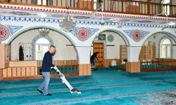 Ramazan Bayramı öncesi camilere temizlik