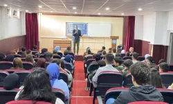 Gazeteci Yazar Metin Özmen 150. konferansını Bitlis’te verdi