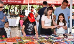 Kitapların büyülü dünyasına yolculuk Çiğli’de sürüyor