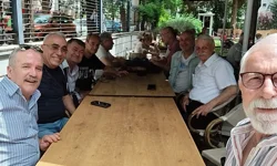 İzmir'de Lise arkadaşları 42 yıl sonra bir araya geldi