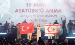 Ziynet Sali’den Kıbrıs’ta coşkulu bayram kutlaması