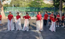 İzmir'de Geleneksel Çocuk Oyunları Şenliği coşkuyla geçti