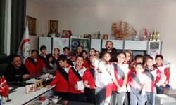 Gazze'deki Çocuklara Uzanan Minik Eller