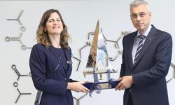 Memişoğlu, Atabay’ın yerli ve milli ilaç üretimiyle ilgili bilgi aldı