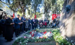 İzmir'de Zübeyde Hanım'a duygusal anma
