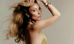 'Kıbrıs Güzeli' Ziynet Sali en çok dinlenenlerde zirvede