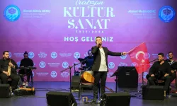 Volkan Arslan'dan Türk bayrağıyla anlamlı konser