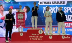 Deniz Cansu Karabulut Türkiye Yıldızlar Karate Ligi 2.'si oldu