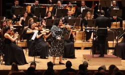 İzmir Oda Orkestrası, Küden ile aynı sahnede