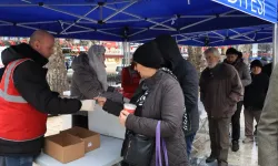 İzmit'te kandillik helva ikramı