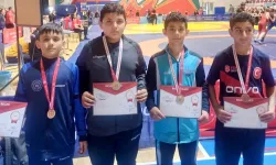 Ağrılı genç güreşçiler Muş'ta zirve yaptı