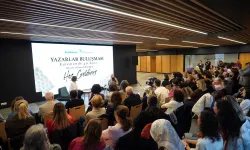 Ayşe Kulin Beylikdüzü'nde okurlarıyla buluştu