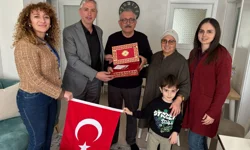 İzmit Belediyesi gazilere vefa ziyaretlerini sürdürüyor