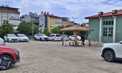 Kepez Cahit Zarifoğlu Kütüphane otoparkı akşamcı meskeni oldu
