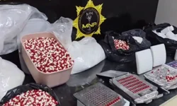 Mersin'de tonlarca sentetik ecza hammaddesi ele geçirildi