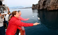 Dilekler Akdeniz'in mavi sularına bırakıldı