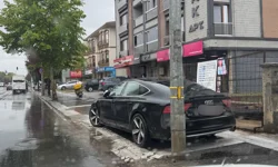 Düzce'de kaldırımlar araç işgali altında!