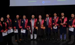 İletişim fakültesinde mezuniyet heyecanı