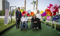 Mersin'de engeller akülü sandalyelerle aşılıyor