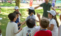 Bursalı çocuklar geleneksel oyunlarla eğlendi