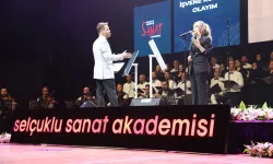 Konya Selçuklu'da Müzeyyen Senar şarkıları yankılandı