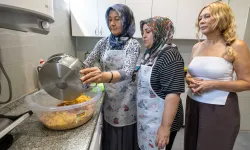 İzmir'de Dayanışma Mutfağı anneleri bir araya getiriyor
