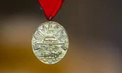 5 şehit ve gazinin mirasçılarına İstiklal Madalyası