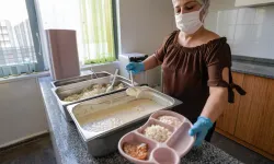 Büyükşehir Yuvamız İzmir'deki minikleri unutulmuyor