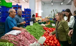 Güzelbahçe'de Başkan Vekili'nden pazar ziyareti