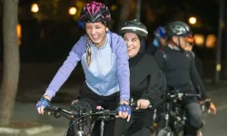 İzmir'de görme engelliler Kültürpark'ta pedal çevirdi