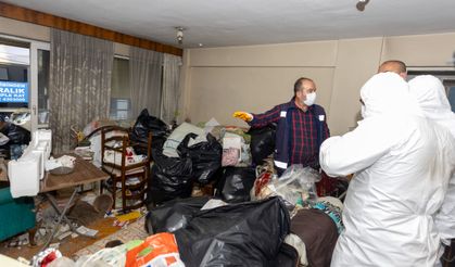 Çöp ev operasyonun da 4 kamyon atık çıktı