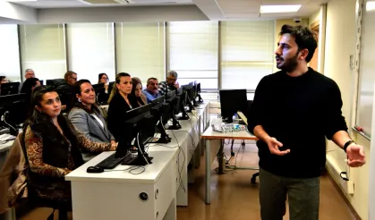 İzmir Bornova'dan muhtarlara dijital odaklı eğitim