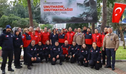 İzmir Karabağlar'da Mahalle Afet Gönüllüleri sertifikaları törenle verildi