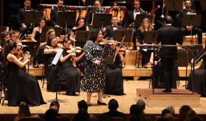 İzmir Oda Orkestrası, Küden ile aynı sahnede