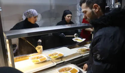 İzmit Kent Lokantaları'nda ücretsiz iftar hizmeti