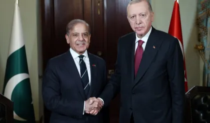 Cumhurbaşkanı Erdoğan, Şahbaz Şerif'le görüştü.. Erdoğan'ın barış diplomasisi sürüyor