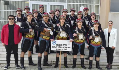 Selçuk Efes Sanat Halk Oyunları ekibi üçüncü oldu