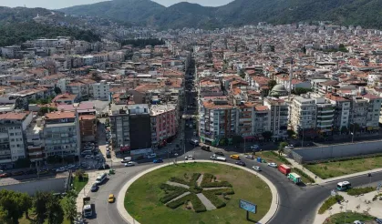 İzmir Balçova'nın caddeleri 'çiçek gibi' oldu