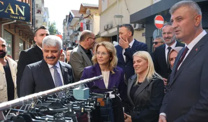 Alışveriş festivali Gölcük'te ticareti canlandırdı