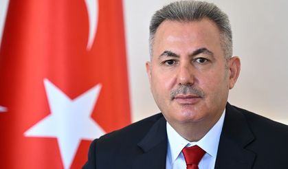 Elban, tüm İzmirlileri Türk bayraklarıyla birlikte kutlamalara davet etti...