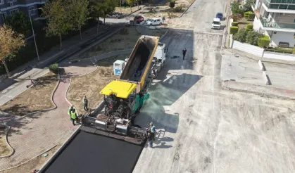 İzmir'de Ataşehir ve Harmandalı'da yollar yenileniyor