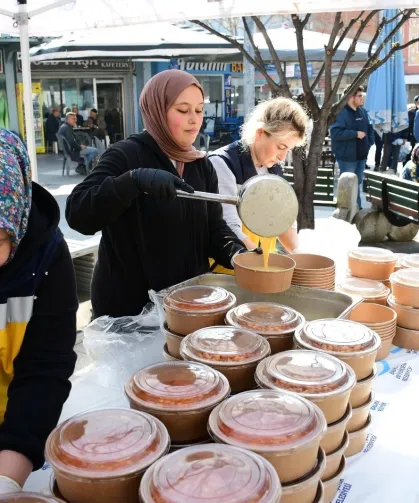 Balıkesir'de iftar sofrası gönülleri ısıttı