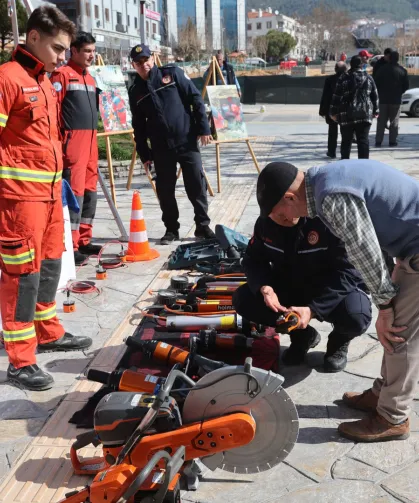 Muğla Menteşe Meydanı'ndan afet mesajı verdi
