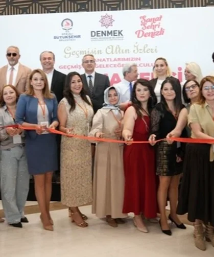 Denizli'de 'Geçmişin Altın İzleri' sergisi açıldı